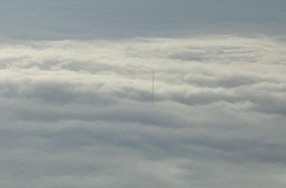 Penumpang Pesawat Heboh Lihat Tongkat Melayang di Atas Awan