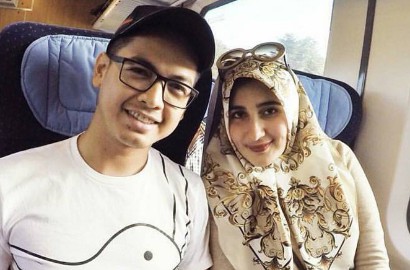 Istri Curhat Merasa Dihakimi Karena Lepas Hijab, Tommy Kurniawan Tersenyum Tegar
