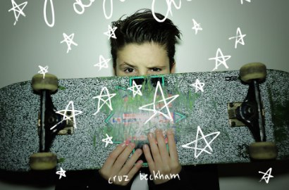 Ikuti Jejak Justin Bieber, Ini Dia Single Debut Cruz Beckham