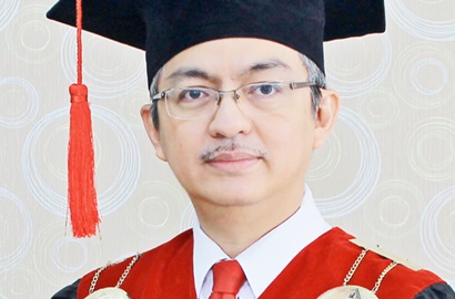 Tuai Kritikan, Universitas Kristen Turunkan Baliho Mahasiswi Berhijab