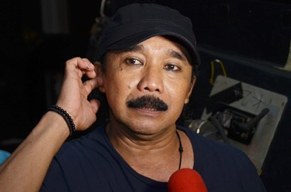 Opie Kumis Bantah Ayu Ting Ting Keluar dari 'Pesbukers'