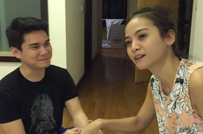 Jelang Nikah, Acha Septriasa Cium Mesra Calon Suami