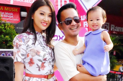 Sarwendah Bisa Betulkan Lampu, Ruben Onsu Disindir Netizen