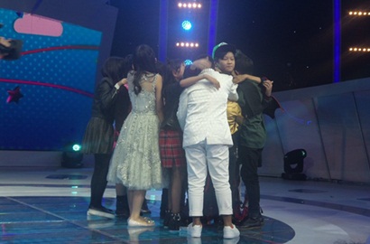 Sedih, Momen Eliminasi Ini Bikin Semua Kontestan Nangis di 'Indonesian Idol Junior'
