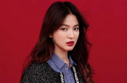 Pamer Sedang Di-Make Up, Rambut Keriting Song Hye Kyo Jadi Sorotan