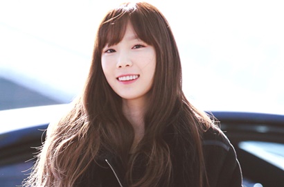 Pamer Paha Mulus, Awas Meleleh Lihat Seksinya Tae Yeon di Bandara