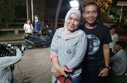 'Dipelototi' Ayah Rozak, Ayu Ting Ting Digoda Grogi Akting Mesra di 'AADeCi'