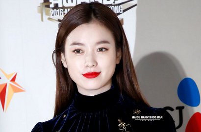 Ogah Kalah Eksis, Kocaknya Han Hyo Joo Tiru Pose Bocah Tembem Ini
