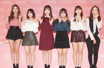 Bagi-Bagi Tanda Tangan, Cantiknya G-Friend di Acara Ini Bikin Hati Meleleh
