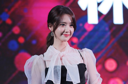 Lagi di Shanghai, Kecantikan Yoona SNSD Kalahkan Pemandangan Indah Kota