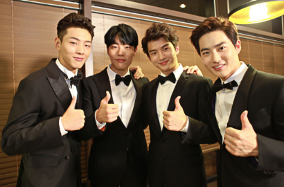 Reunian, Suho EXO-Ji Soo-Ryu Jun Yeol Adu Ganteng di Foto Ini