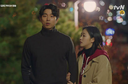 Bikin Penasaran, Kim Go Eun Nangis Sentuh Wajah Gong Yoo di 'Goblin'