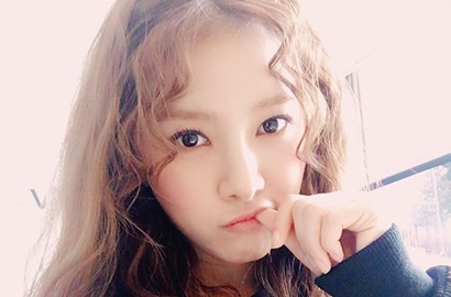 Pose Cantik Pakai Dress Panjang, Netter Malah Kritik Bentuk Hidung Kim So Eun