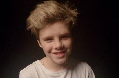 Cruz Beckham Tampil Menggemaskan di MV 'If Everyday Was Christmas'