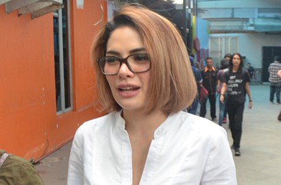 Pakai Busana Transparan Sambil Menari Seksi di Atas Panggung, Nikita Mirzani Bikin Netter Miris