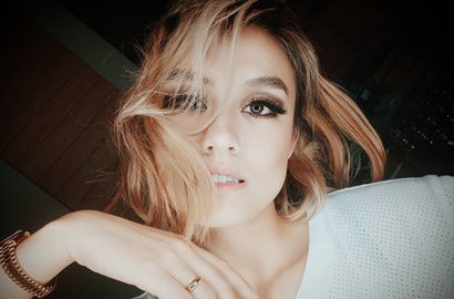 Tampil Cantik dan Seksi, Agnes Mo Malah Dikira Awkarin di Video Ini