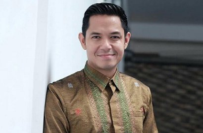 Menang 'Daddy Kesayangan' di Mom & Kids, Dude Harlino Banjir Ucapan Selamat