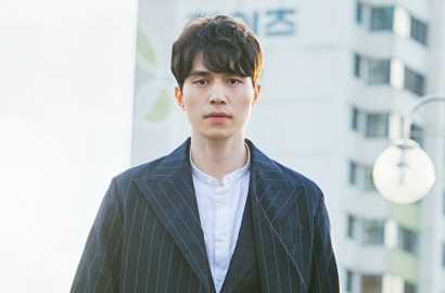 Bibir Merah Banget, Lee Dong Wook Terlalu Banyak Pakai Lip Tint di 'Goblin'?