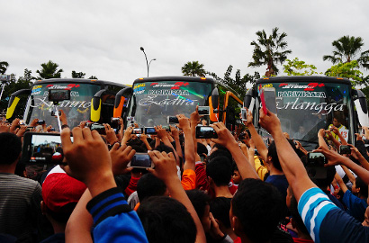 Selebritis Dunia Ikut Kena Demam 'Om Telolet Om'
