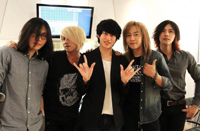 Siap Reuni, Band Rock Lawas Ini Bakal Gandeng Heecul SuJu di Album Baru