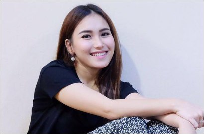 Syuting Sinetron Komedi 'AADeCi', Ayu Ting Ting Kesulitan Akting Nangis