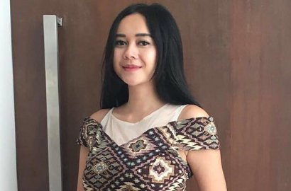 Aura Kasih Pakai Tas Hermes Ratusan Juta, Netter: Banyak Job Kah?