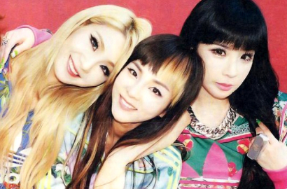 Dara-CL Pamer Punya 'Ponsel Emas', Netter: Mana Punya Park Bom?