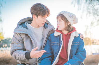 Pacaran di 'Kim Bok Ju', Nam Joo Hyuk Pede Pamer Peluk Mesra Lee Sung Kyung