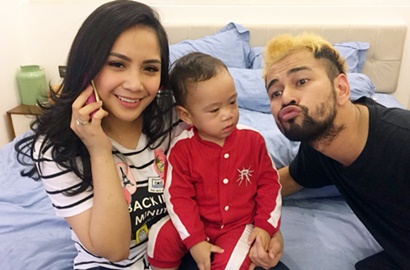 Raffi Warnai Rambut Jadi Pirang Pucat Ala Alay, Netter: Nyamar Buat Nyusul Ayu Ting Ting?