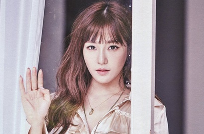 Lama Tak Muncul, Tiffany SNSD Tampil Seksi Menggoda di Foto-Foto Ini