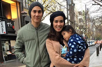 Bukan Marsha Timothy, Vino Bastian Malah Pamer Cium Mesra Wanita Lain