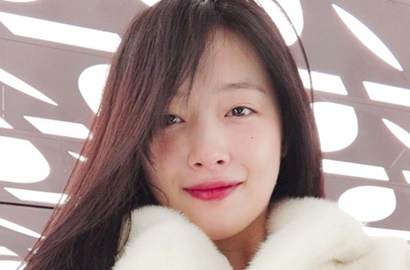 Pede Umbar Pose 'Ngangkang' Seksi, Netter Salah Fokus Dada Rata Sulli