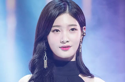 Rilis Season Greeting, Netter Nyinyir Jung Chae Yeon Pakai Konsep Lolita