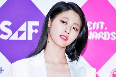 Meliuk Seksi, Seolhyun Tahan Malu di Red Carpet SBS Entertainment Awards