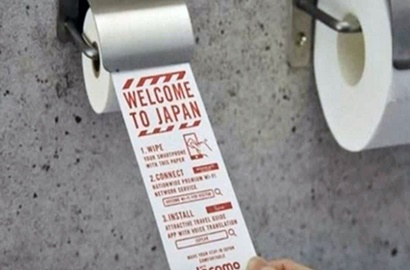 Bandara Jepang Sediakan 'Tisu Toilet' Khusus Untuk Smartphone