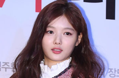 Kim Yoo Jung Muncul di Depan Publik Usai Kontroversi, Begini Reaksi Netter