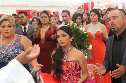 Undangannya Jadi Viral, Pesta Ultah Gadis Ini Dihadiri Ribuan Orang