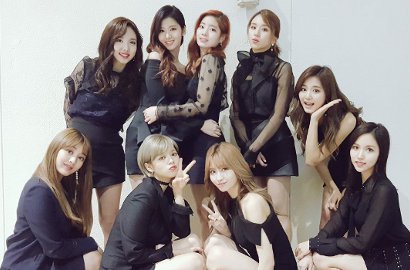 Bawakan '24 Hours', Empat Member Twice Tampil Seksi di SBS Gayo 2016