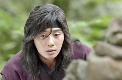 Sempat Protes Dandanan Park Seo Joon cs, Netter Kini Akui 'Hwarang' Makin Seru