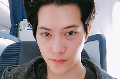 Jong Hyun CN Blue Nyengir Sambil Pamer Kumis Tipis di 'My Only Love Song'