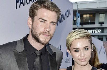 Foto Ciuman Mesra Miley Cyrus-Liam Hemsworth Ini Bikin Fans Sesak Nafas
