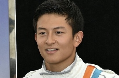 Bening dan Gantengnya Wajah Rio Haryanto Saat Umroh Bikin Netter Meleleh