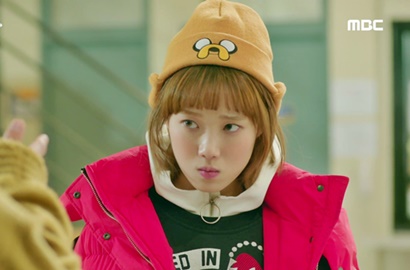 Fashion Santai Lee Sung Kyung di 'Weightlifting Fairy' Ciptakan Trend Baru