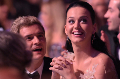 Kocaknya Gaya Katy Perry dan Orlando Bloom Rayakan Natal Bersama