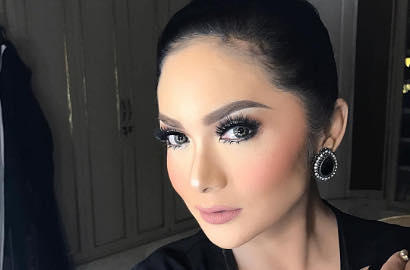 Biasa Tampil Elegan, Krisdayanti Ketahuan Pakai Gaun 'Bekas' Syahrini?