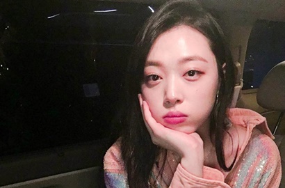 Pose 'Ngangkang' Sampai Foto Lolita, Sulli Malah Dikira Kesurupan