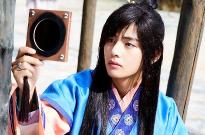 Cuma Nongol Sebentar di 'Hwarang', Ini Komentar Netter Soal Akting V BTS