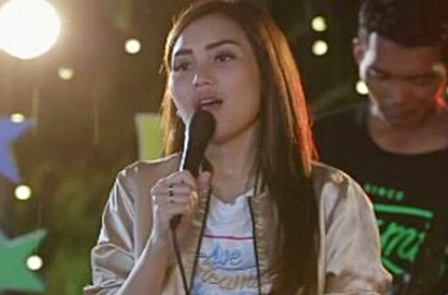 Rating Makin Merosot, Ayu Ting Ting Tetap Sibuk Promosi 'AADeCi'