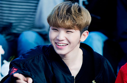 Woozi Seventeen Bantah Dirinya Member Paling Sok Imut di Depan Kamera