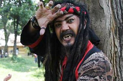 Pingsan Usai Nekat 'Gantung Diri', Begini Kondisi Terkini Limbad